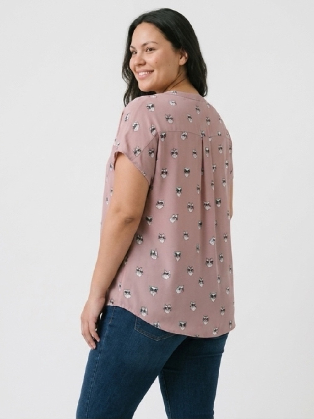 torrid Rose Mauve Floral-Print V-Neck Blouse - Picture 2 of 13
